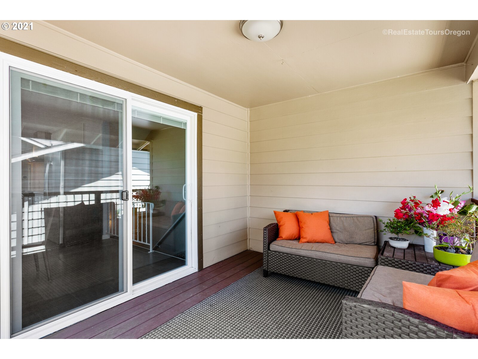 3320 Southwest Ridge Drive Portland, OR 97219 - Photo 21 of 31 Gallery Image 21