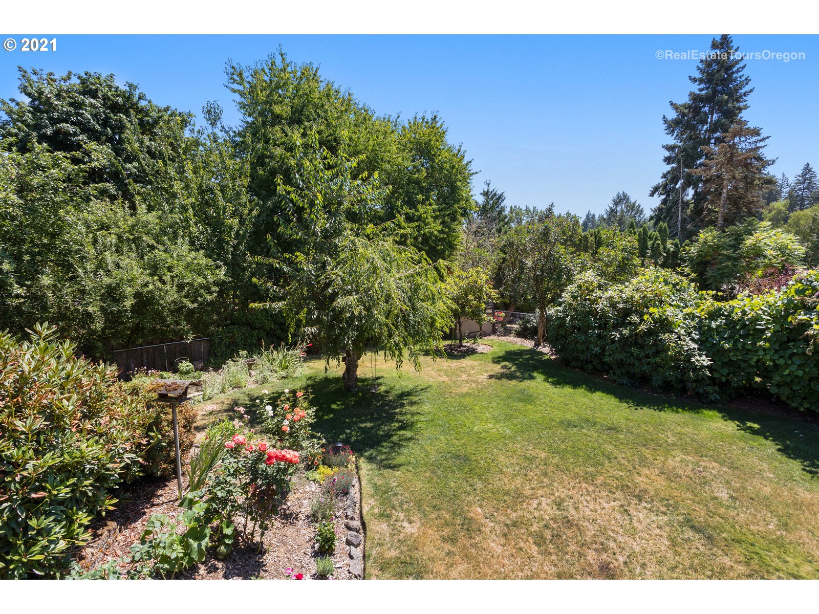 3320 Southwest Ridge Drive Portland, OR 97219 - Photo 23 of 31 Gallery Image 23
