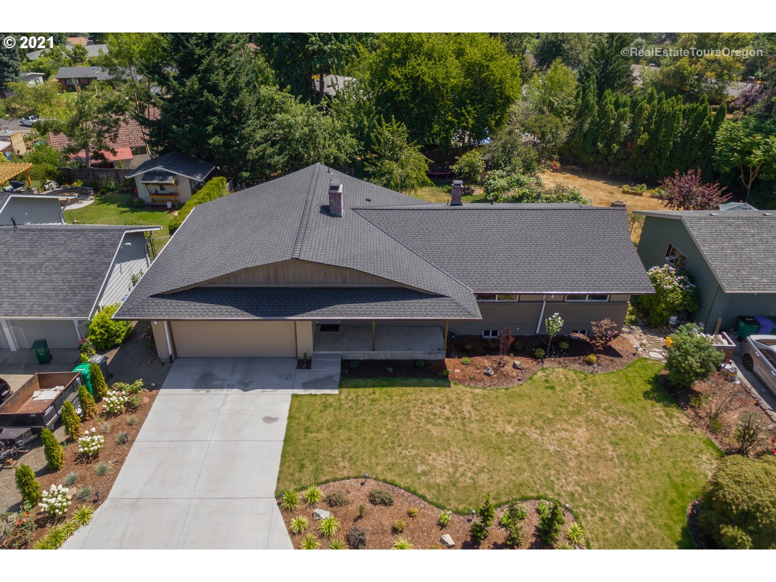 3320 Southwest Ridge Drive Portland, OR 97219 - Photo 24 of 31 Gallery Image 24