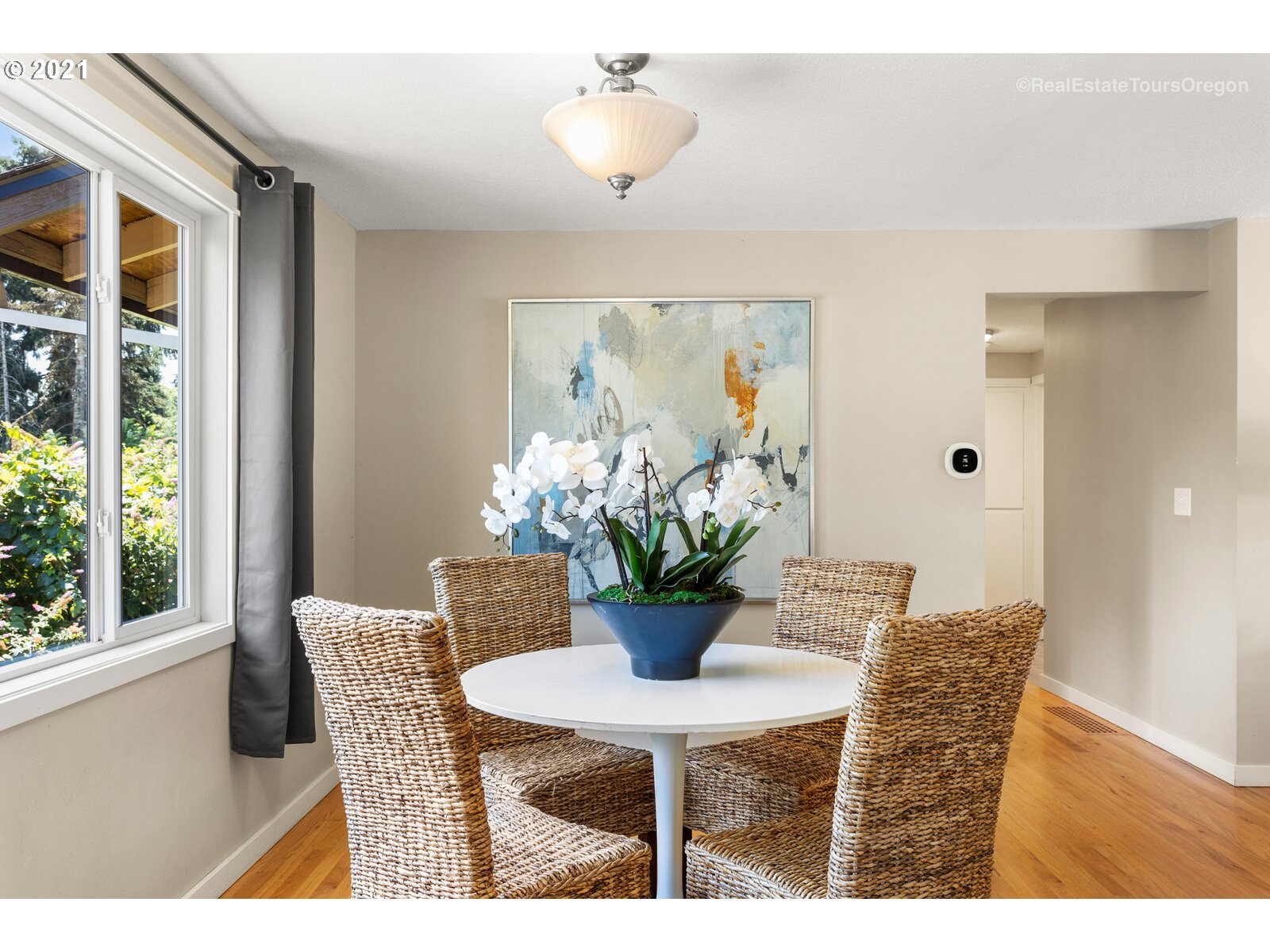 3320 Southwest Ridge Drive Portland, OR 97219 - Photo 9 of 31 Gallery Image 9