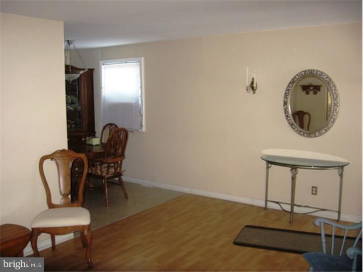 3 Cassandra Road Newark, DE 19702 - Photo 10 of 25 Living Room