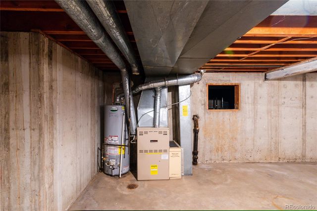 a view of utility room