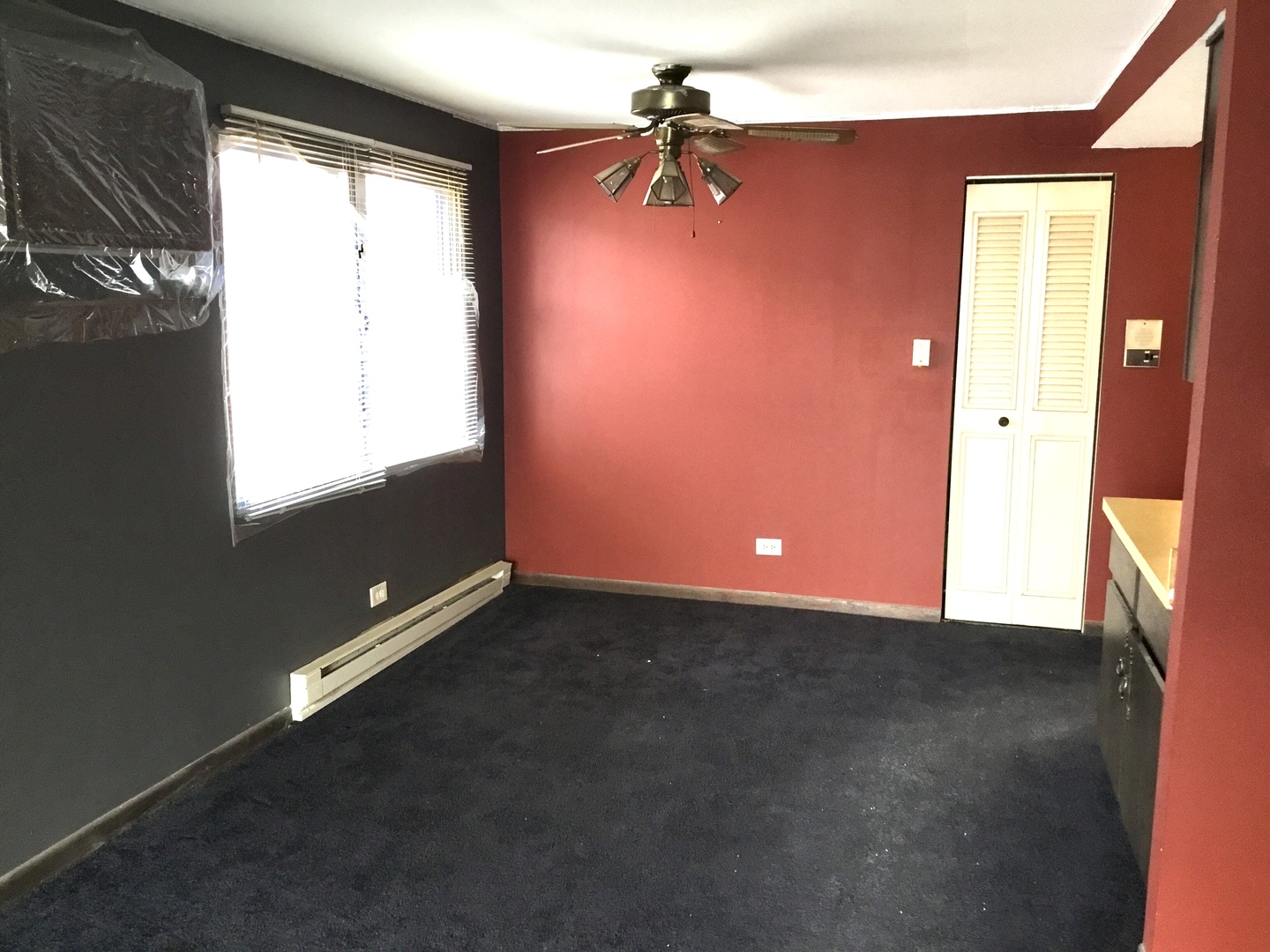 6624 West 64th Place, Unit 3A Chicago, IL 60638 - Photo 5 of 15 an empty room with a window