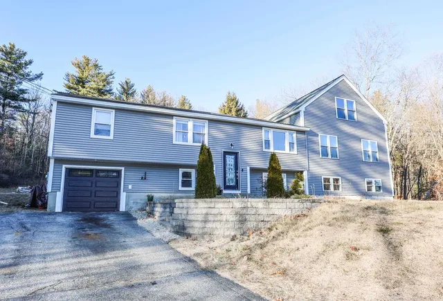 $695,000 | 4 Ash Street, Londonderry, NH 03053