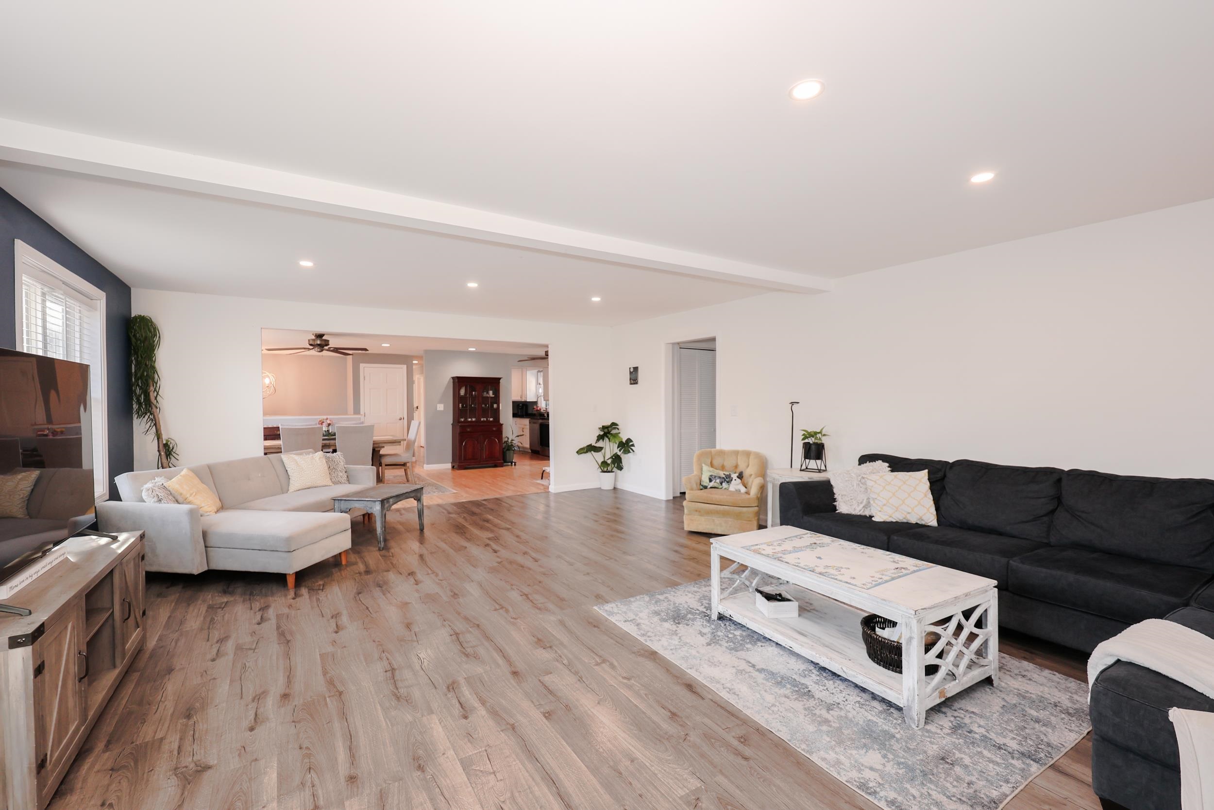 4 Ash Street Londonderry, NH 03053 - Photo 15 of 46