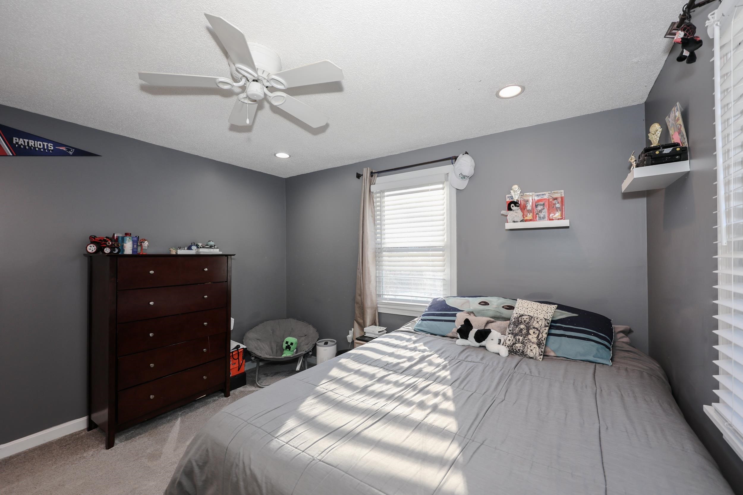 4 Ash Street Londonderry, NH 03053 - Photo 18 of 46