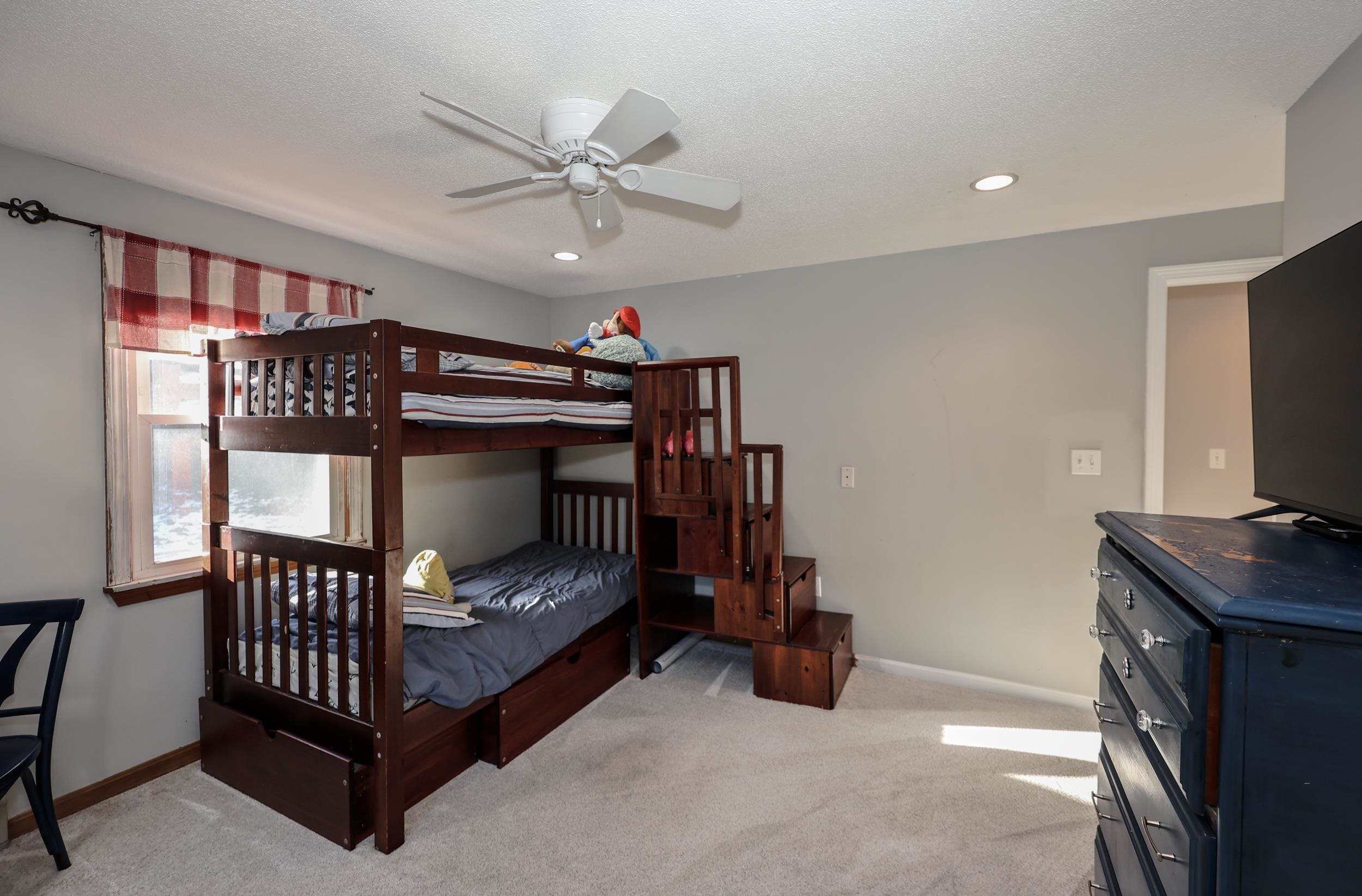 4 Ash Street Londonderry, NH 03053 - Photo 21 of 46