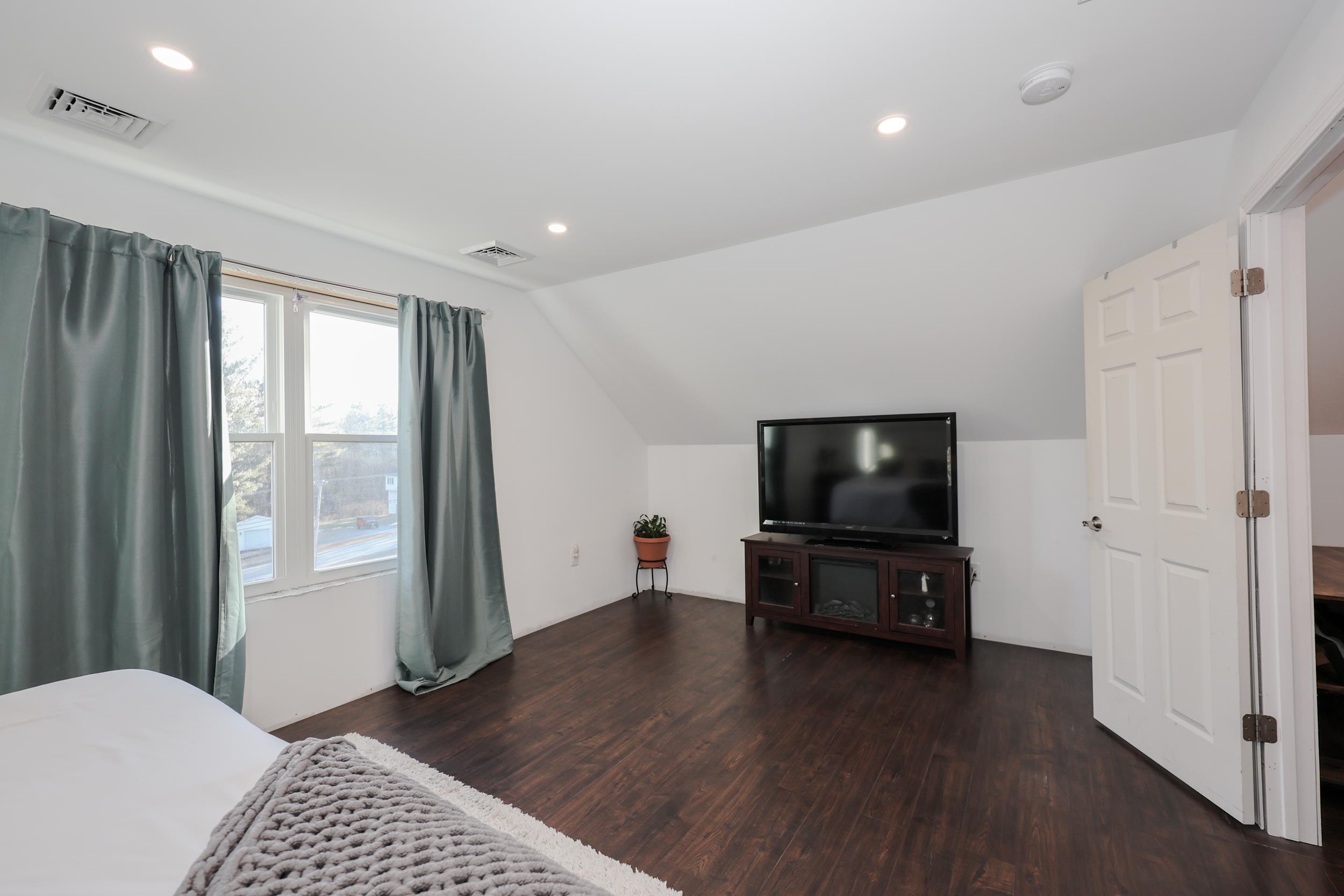 4 Ash Street Londonderry, NH 03053 - Photo 29 of 46