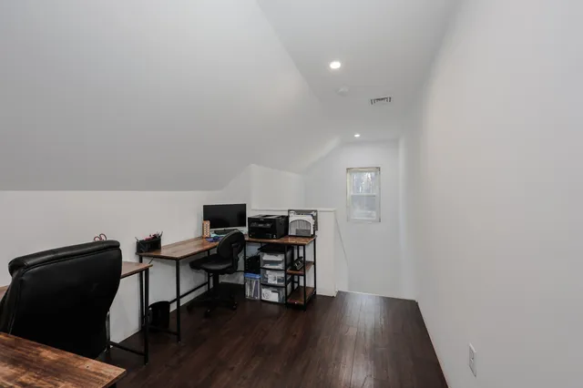 $695,000 | 4 Ash Street, Londonderry, NH 03053