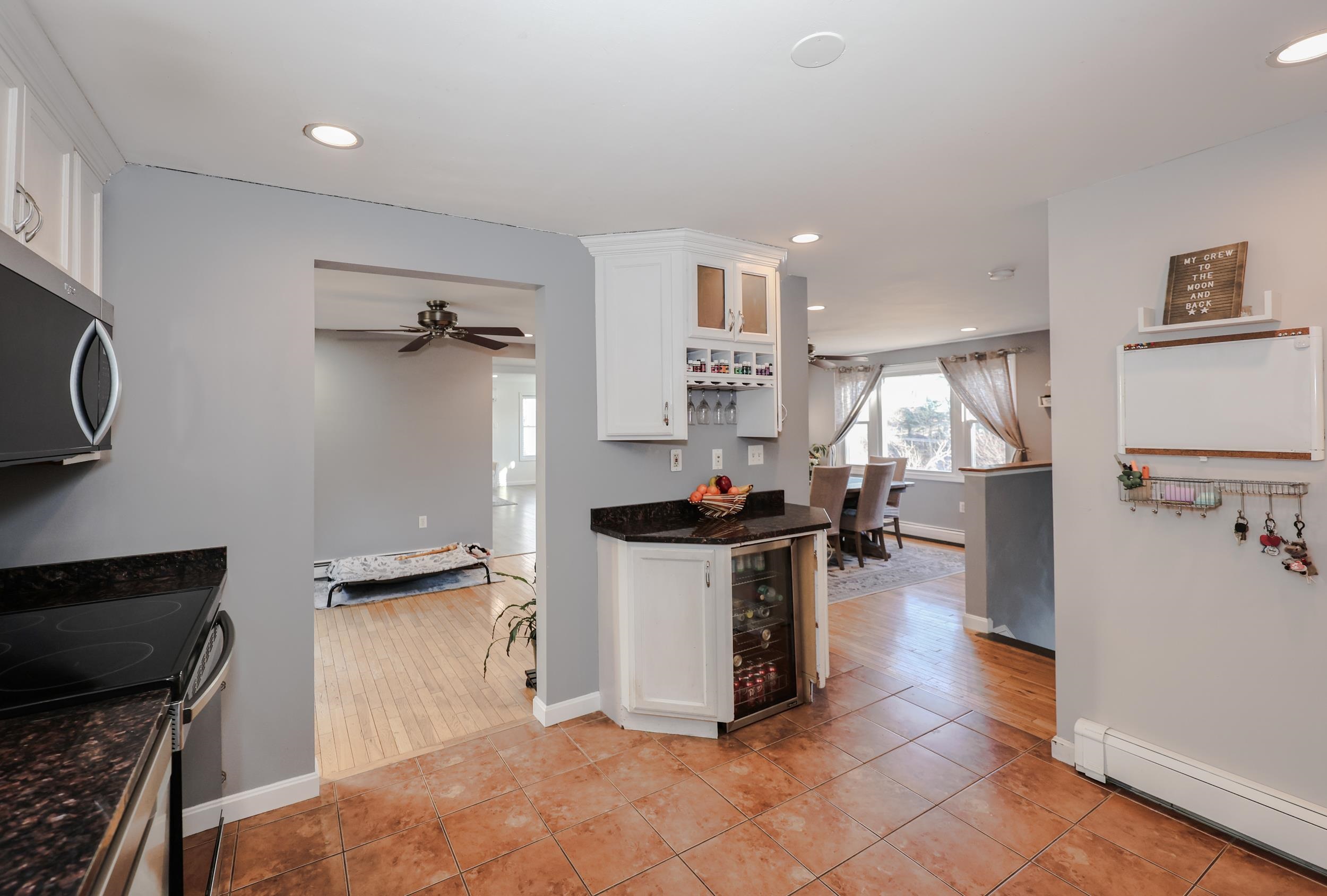 4 Ash Street Londonderry, NH 03053 - Photo 5 of 46