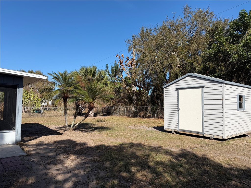 441 Columbus Street Sebastian, FL 32958 - Photo 28 of 35 a view of outdoor space and yard