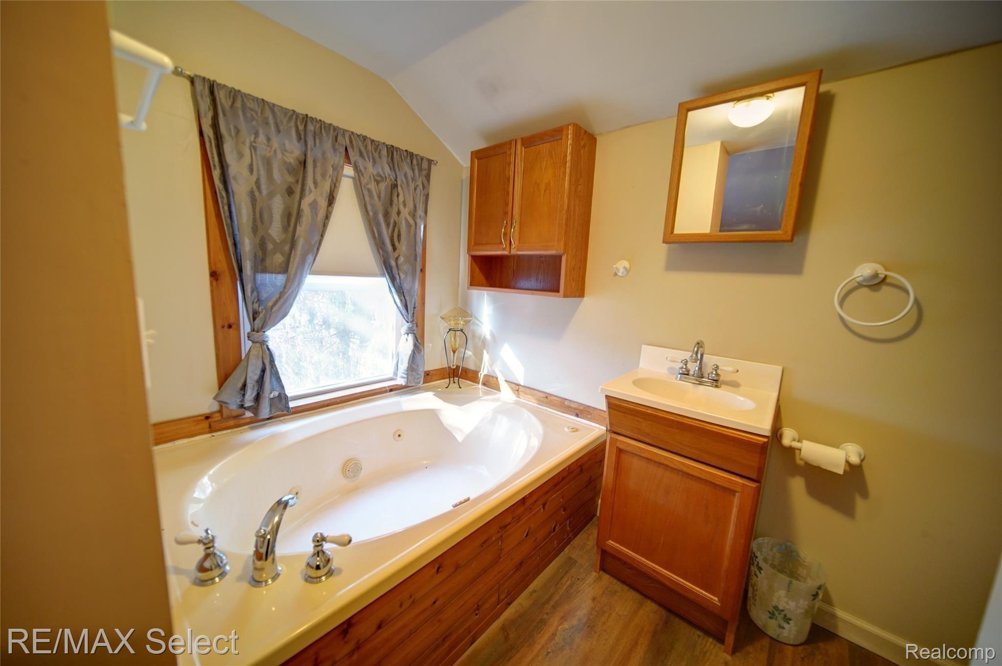 4045 East Carpenter Road Flint, MI 48506 - Photo 35 of 50 5413 N McKinley 101.jpg
