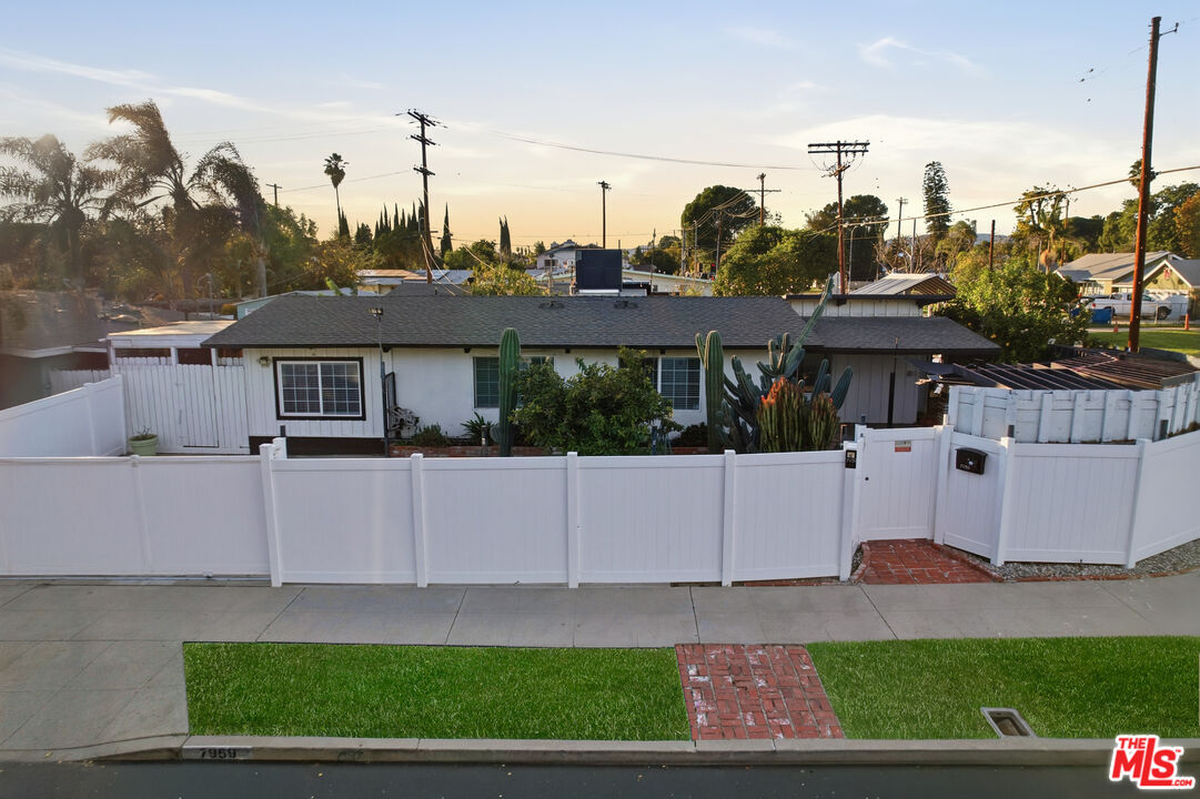 7959 Bothwell Road Reseda, CA 91335 - Photo 12 of 45