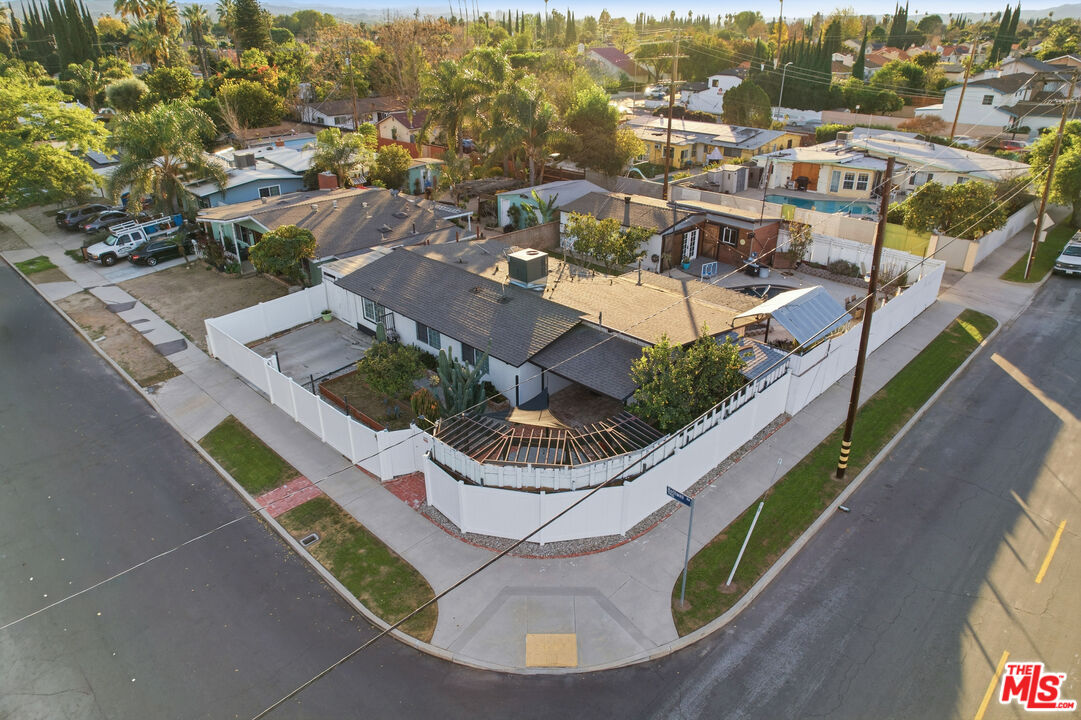 7959 Bothwell Road Reseda, CA 91335 - Photo 4 of 45