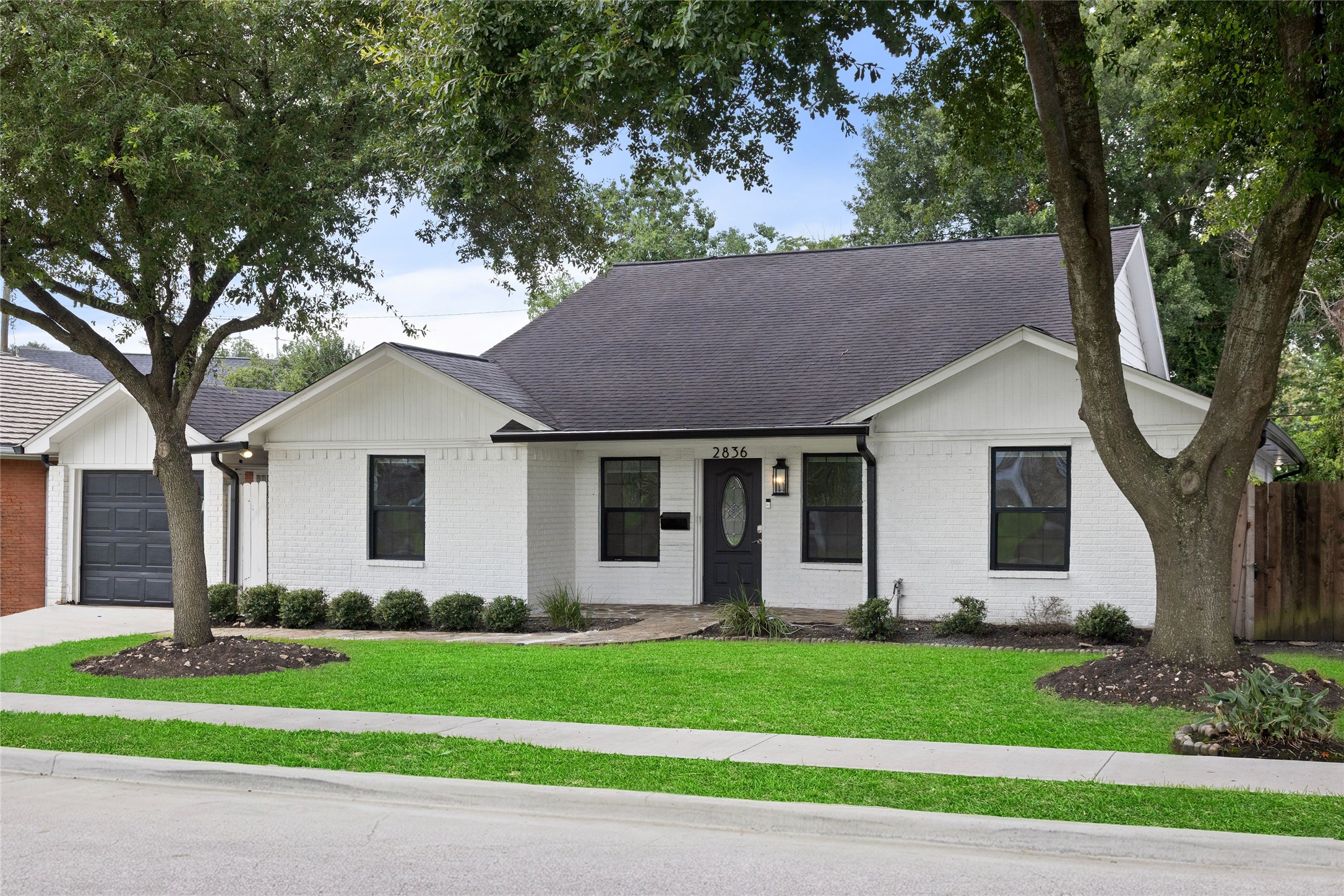 2836 Lockett Street Houston, TX 77021 - Photo 3 of 32 Gallery Image 3