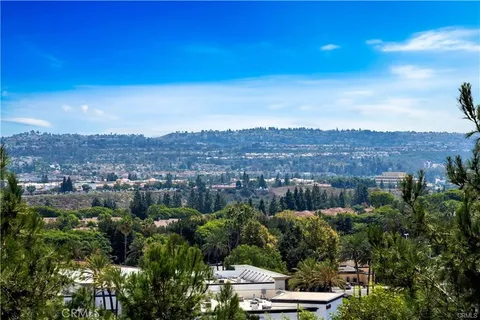 $3,895 | 14 Colonial Way, Unit 65, Aliso Viejo, CA 92656