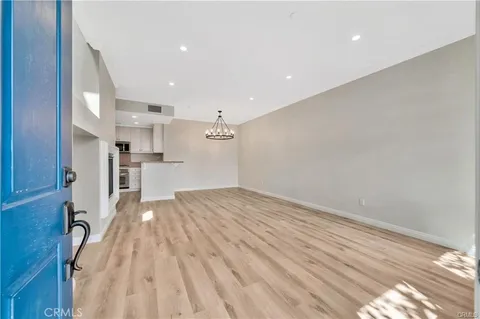$3,895 | 14 Colonial Way, Unit 65, Aliso Viejo, CA 92656