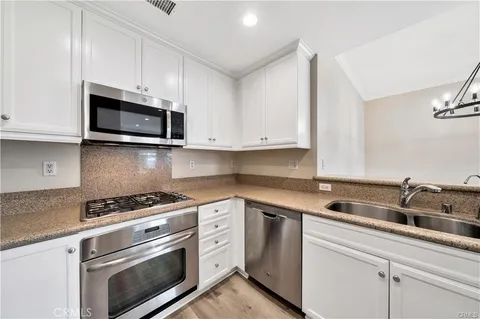 $3,895 | 14 Colonial Way, Unit 65, Aliso Viejo, CA 92656