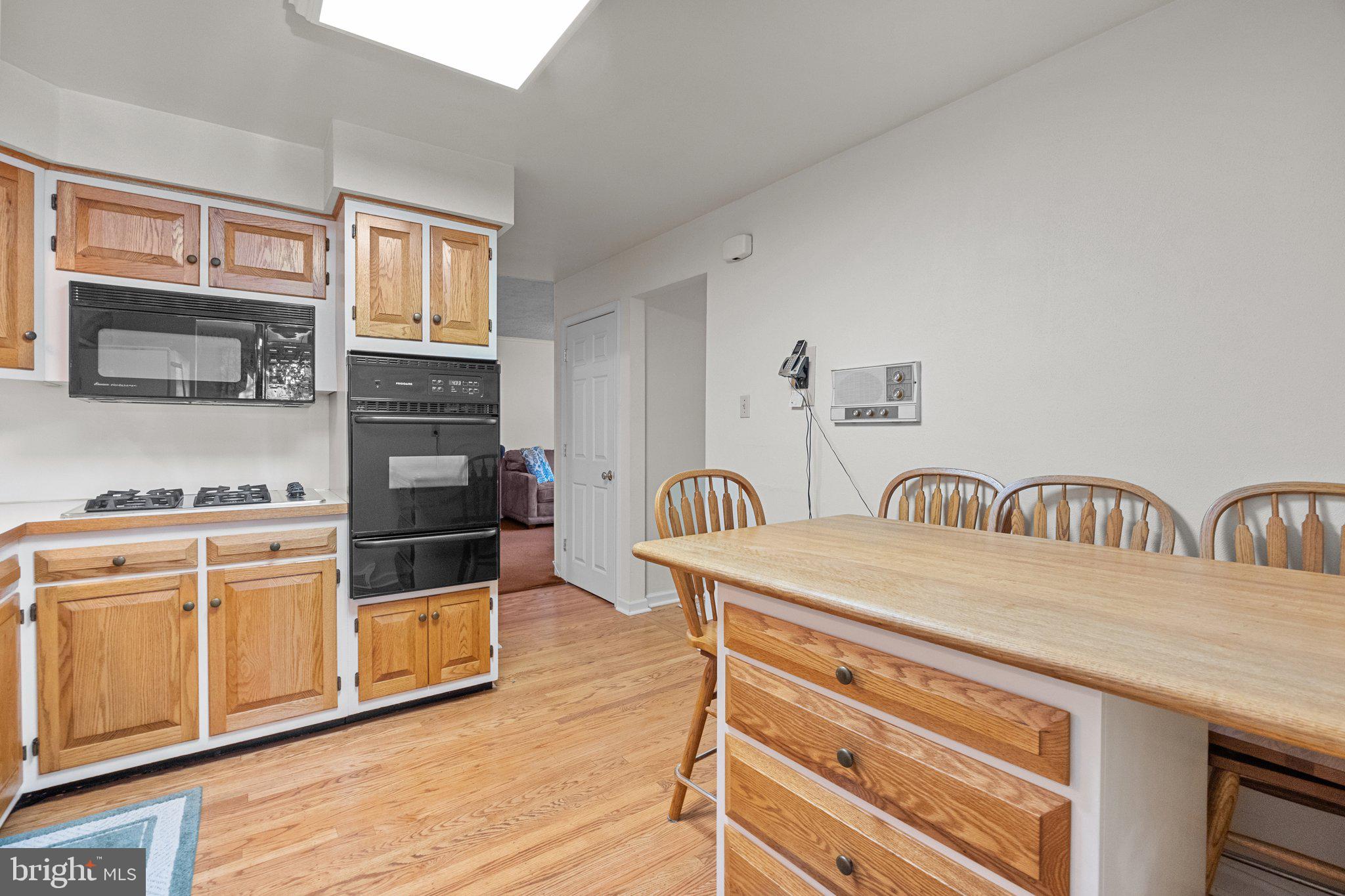 837 Boxwood Circle Warminster, PA 18974 - Photo 12 of 29