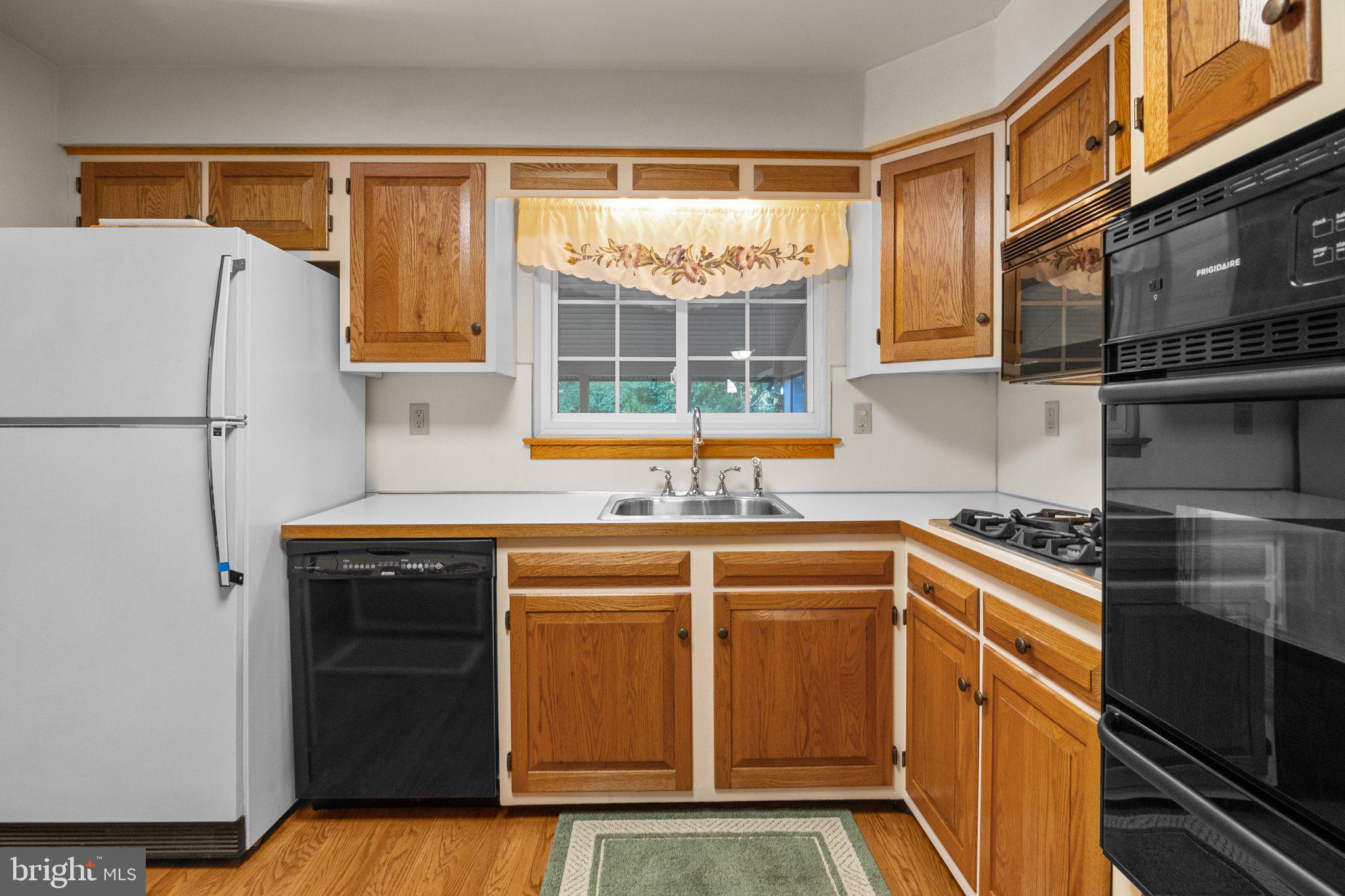 837 Boxwood Circle Warminster, PA 18974 - Photo 13 of 29