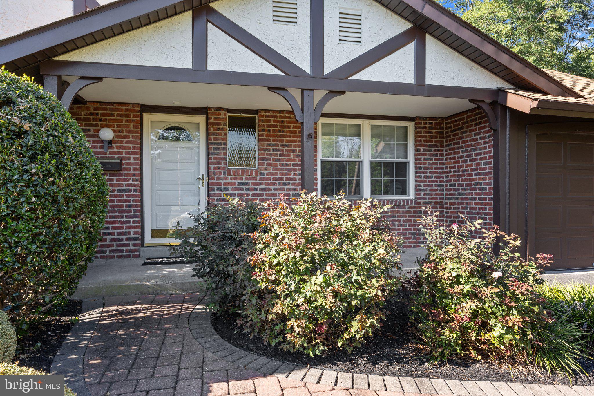 837 Boxwood Circle Warminster, PA 18974 - Photo 3 of 29