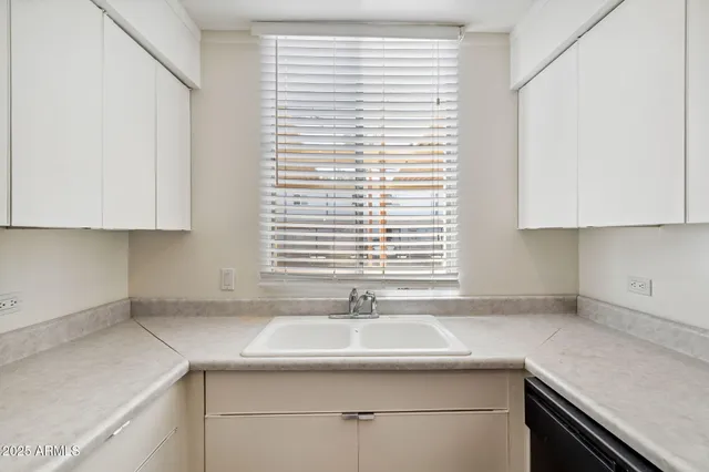 $1,550 | 6939 East 3rd Street, Scottsdale, AZ 85251