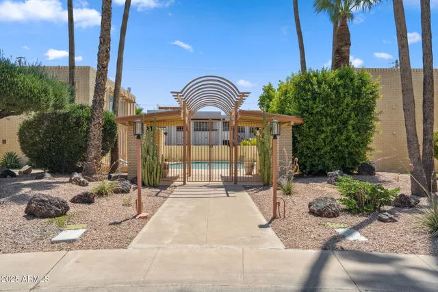 $1,550 | 6939 East 3rd Street, Scottsdale, AZ 85251