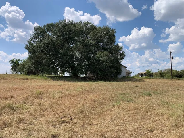 $1,275,000 | 11441 Mazoch Road, Weimar, TX 78962