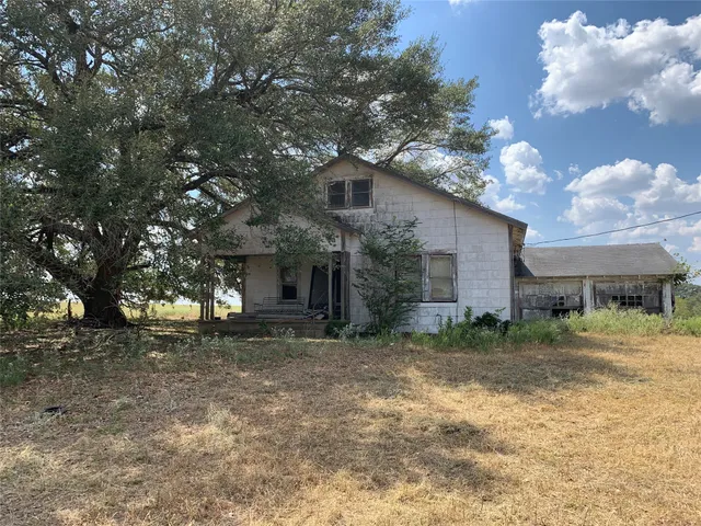 $1,275,000 | 11441 Mazoch Road, Weimar, TX 78962