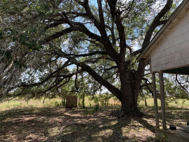 $1,275,000 | 11441 Mazoch Road, Weimar, TX 78962