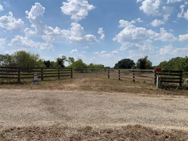 $1,275,000 | 11441 Mazoch Road, Weimar, TX 78962