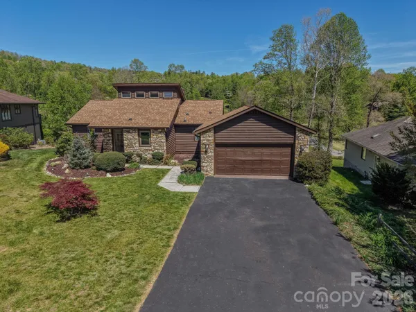$665,000 | 3104 Cove Loop Road, Hendersonville, NC 28739