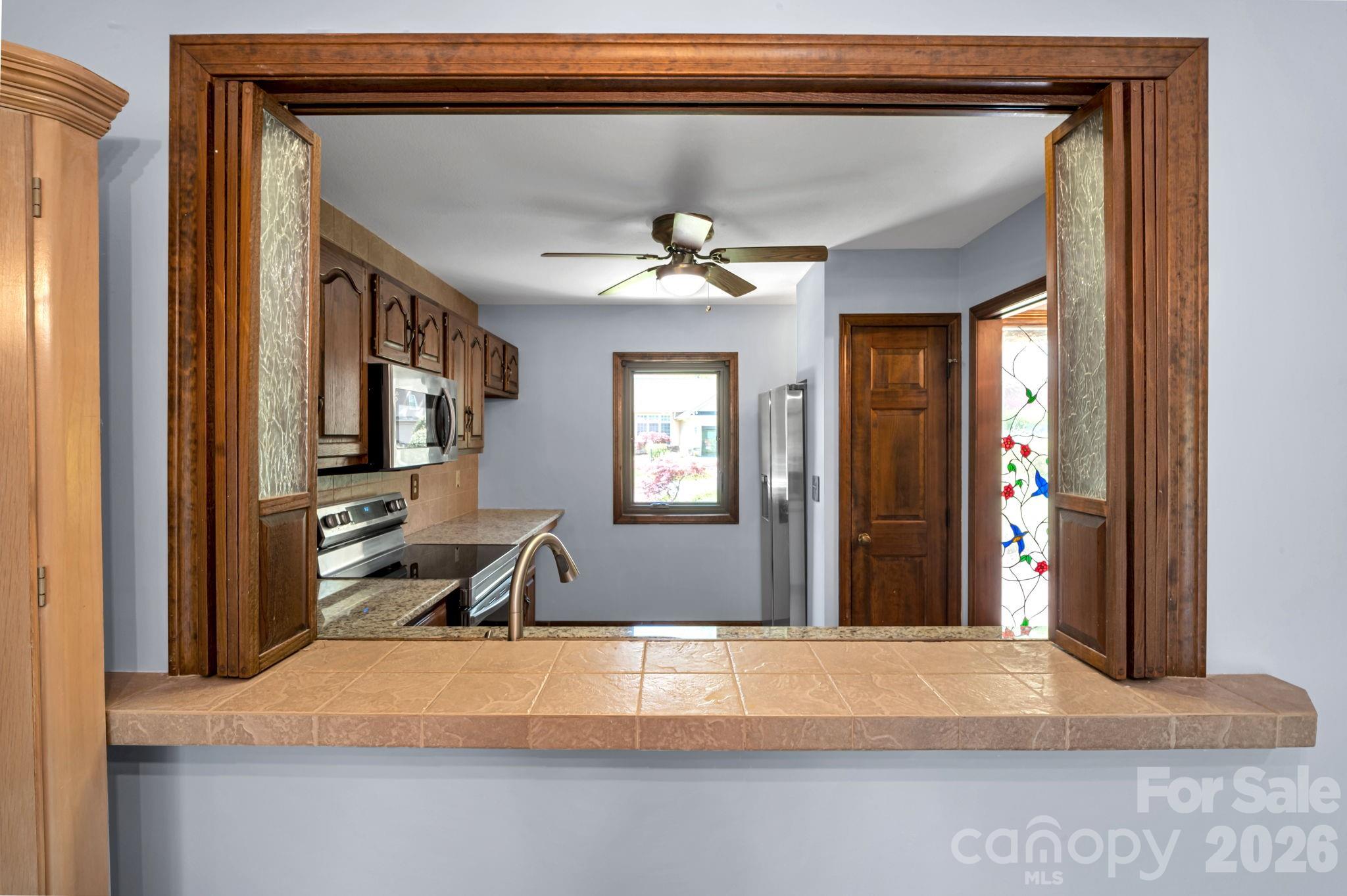 3104 Cove Loop Road Hendersonville, NC 28739 - Photo 17 of 38