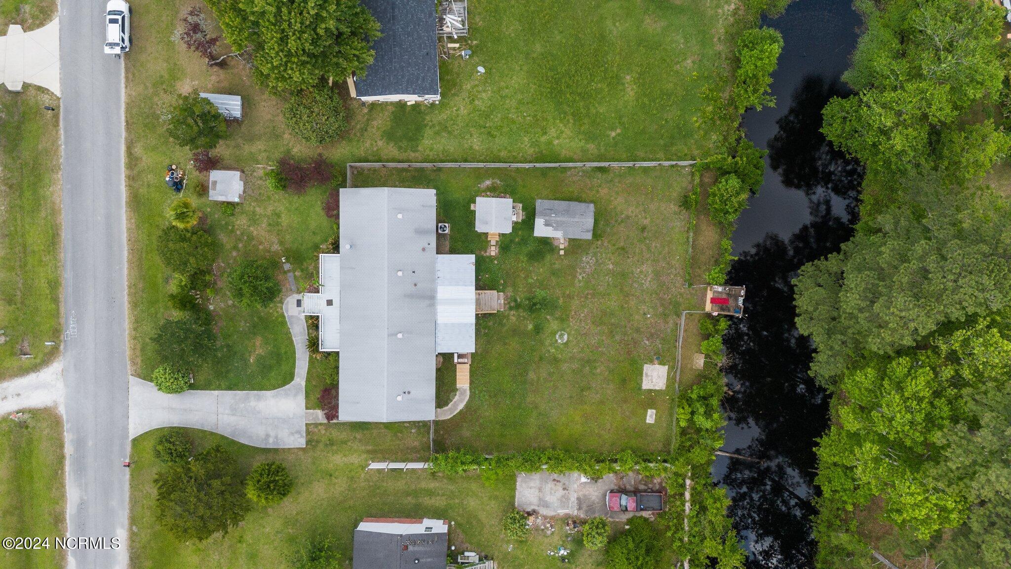 263 Hilltop Road Newport, NC 28570 - Photo 34 of 52 45-web-or-mls-DJI_20240508134518_0031_D