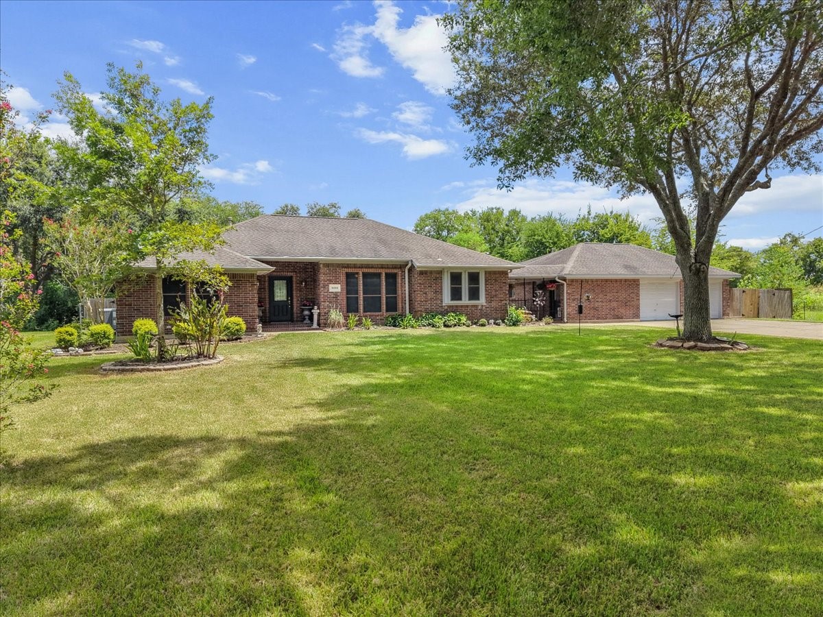 5255 Beaver Road Santa Fe, TX 77517 - Photo 3 of 46 Gallery Image 3
