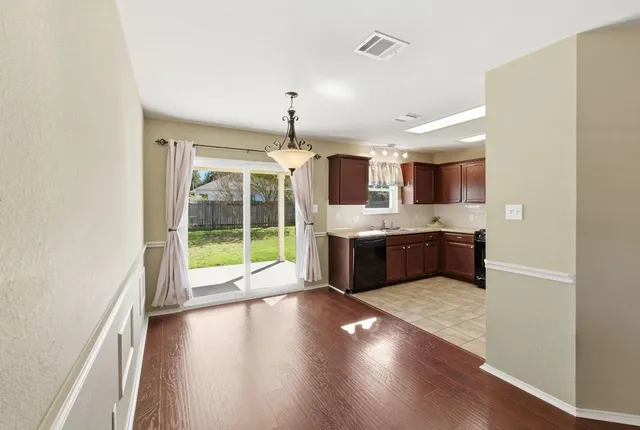 $327,900 | 1437 Thibodeaux Drive, Round Rock, TX 78664