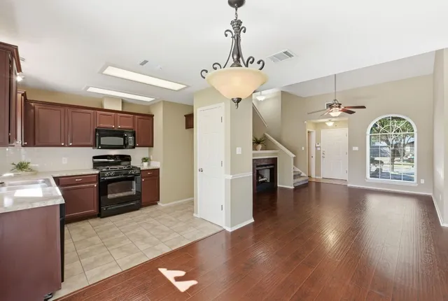 $327,900 | 1437 Thibodeaux Drive, Round Rock, TX 78664