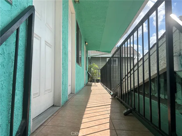 $2,499,000 | 4727 Oakwood Avenue, Los Angeles, CA 90004