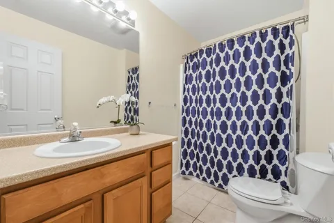 $332,500 | 407 Crystal Hill Lane, Poughkeepsie, NY 12603