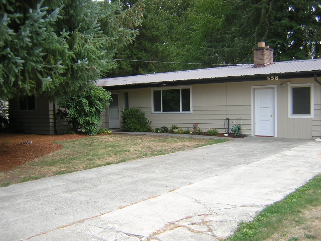 558 Hoquiam Avenue Northeast Renton, WA 98059 - Photo 17 of 21 Gallery Image 17