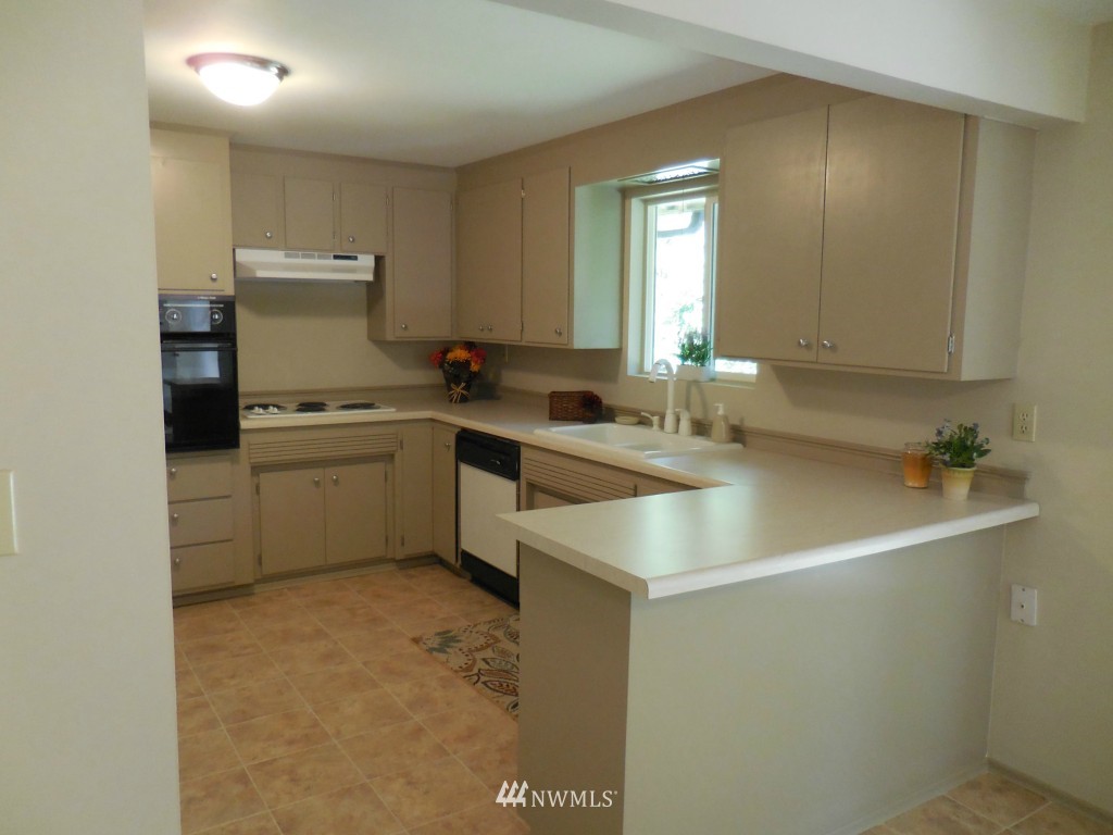 558 Hoquiam Avenue Northeast Renton, WA 98059 - Photo 20 of 21 Gallery Image 20
