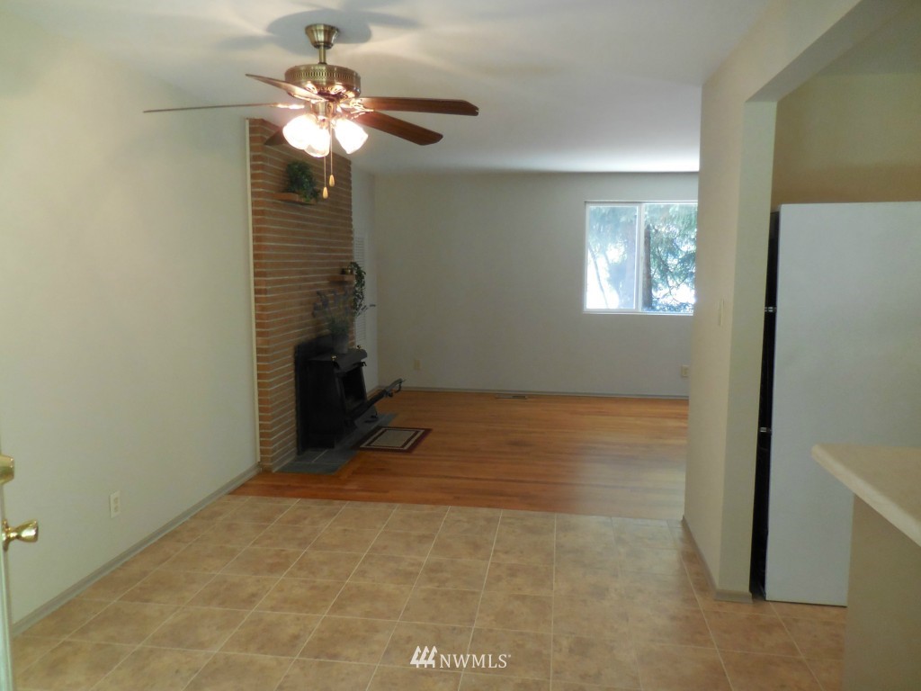 558 Hoquiam Avenue Northeast Renton, WA 98059 - Photo 9 of 21 Gallery Image 9