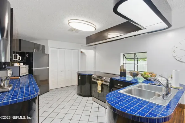 $650,000 | 6878 Lenox Avenue, Jacksonville, FL 32205