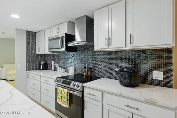 $650,000 | 6878 Lenox Avenue, Jacksonville, FL 32205