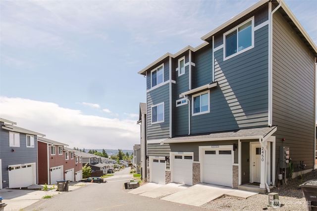 $440,000 | 2450 Zeeden Way, Bremerton, WA 98310