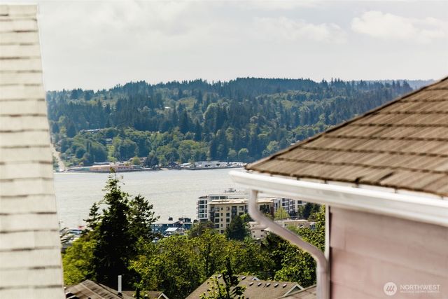 $440,000 | 2450 Zeeden Way, Bremerton, WA 98310