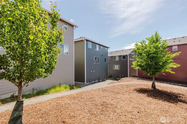 $440,000 | 2450 Zeeden Way, Bremerton, WA 98310