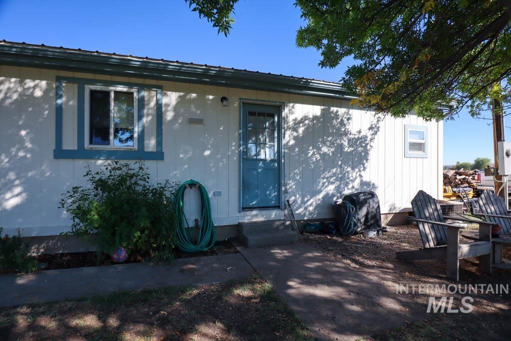 815 Eaton Road Weiser, ID 83672 - Photo 34 of 50 View of exterior entry