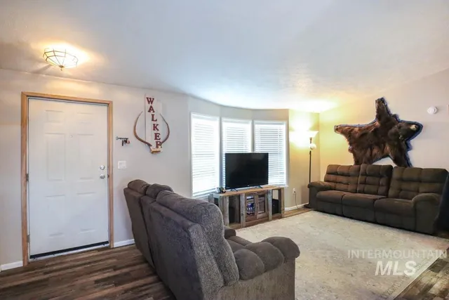 $379,999 | 815 Eaton Road, Weiser, ID 83672