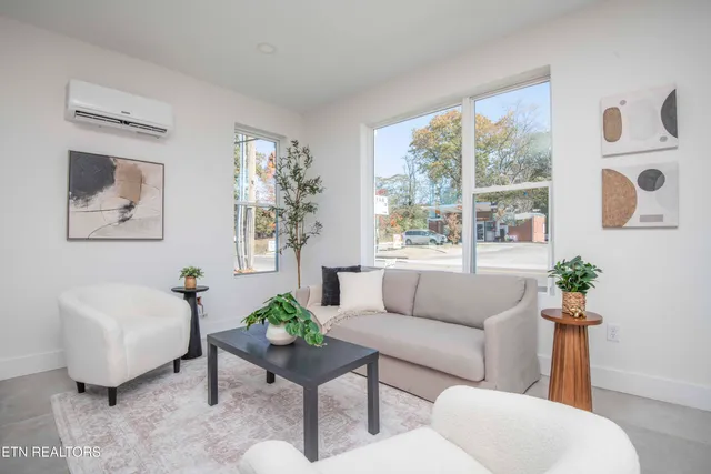 $349,900 | 2727 Whittle Springs Road, Knoxville, TN 37917